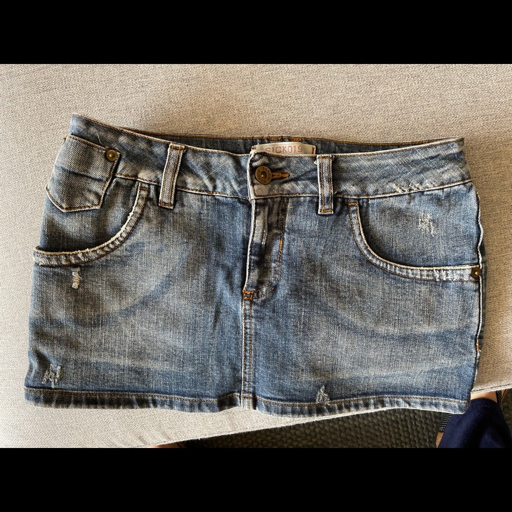 Skirt - Picture 3 of 3